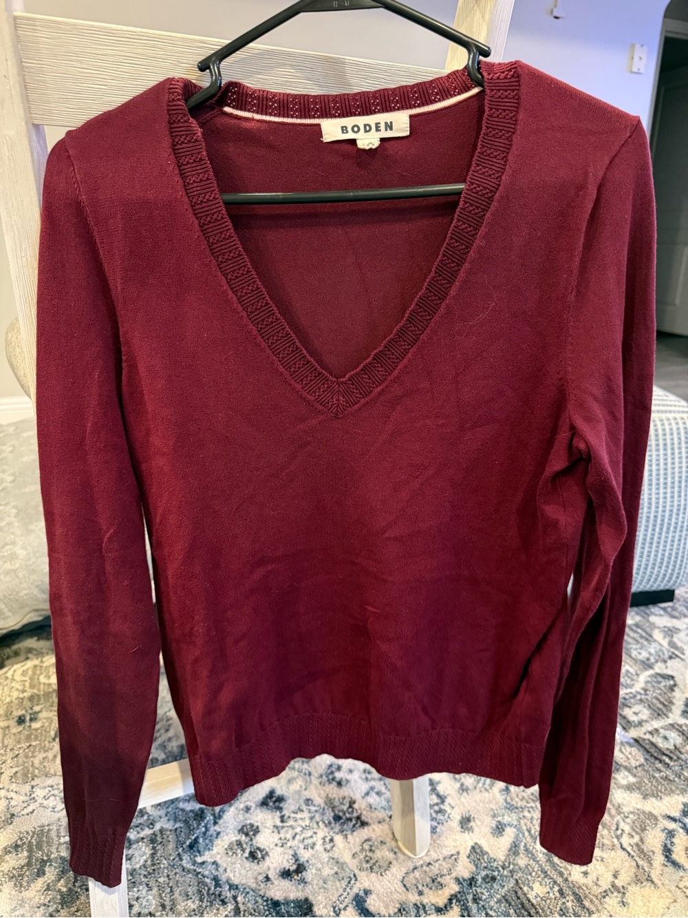 Boden Women's V-Neck Sweater in Burgundy